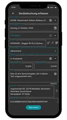 Smartphone mit der AppOne-Oberfläche zur mobilen Geräteerfassung mit Eingabefeldern für Gerät, Zählerstand, Einsatzdauer und Standort.